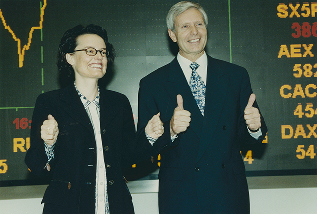 Officials at Geberit’s Initial Public Offering (IPO) in 1999.